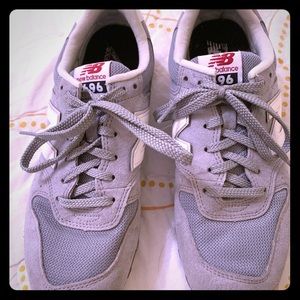 Women’s New Balance 696